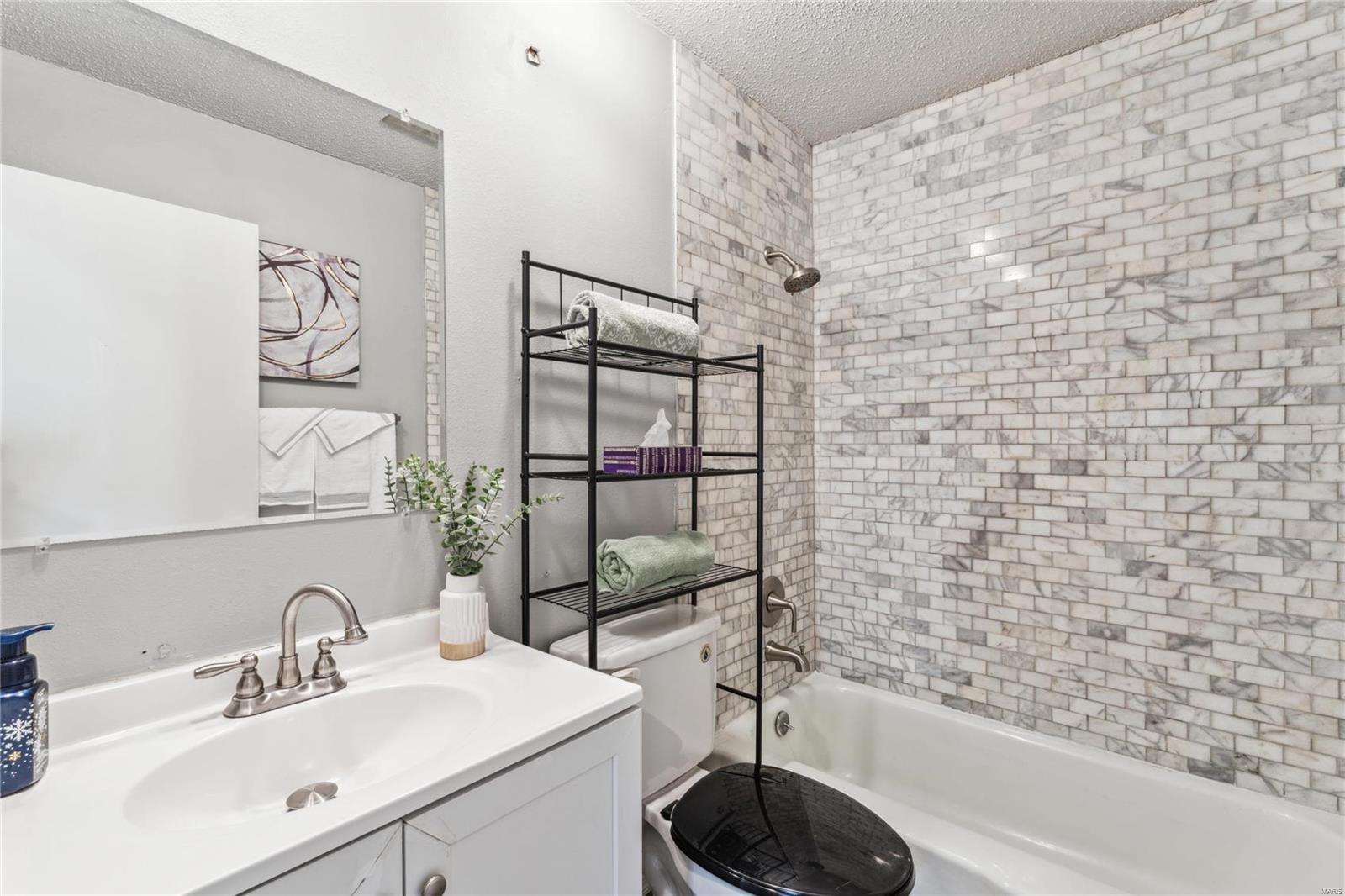 1734 Honeybrook Lane