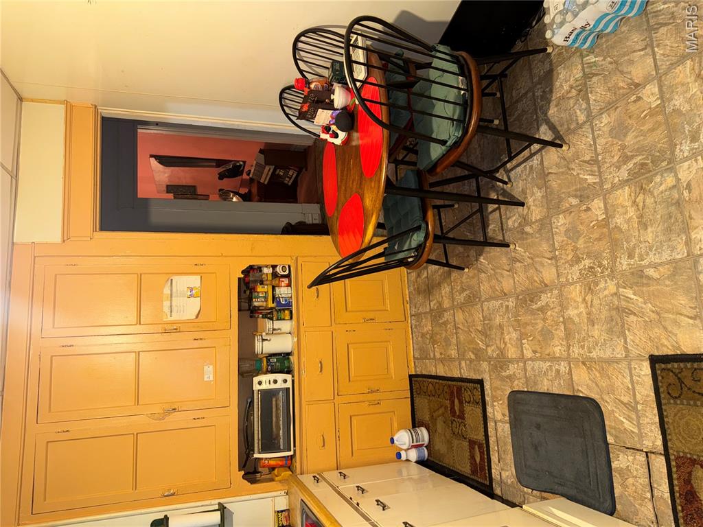 5939 Etzel Avenue Unit: A/B