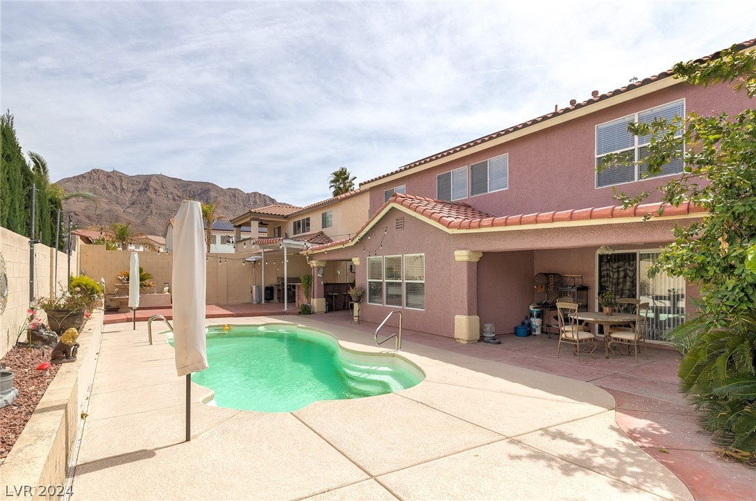 6384 Hotchkiss Court