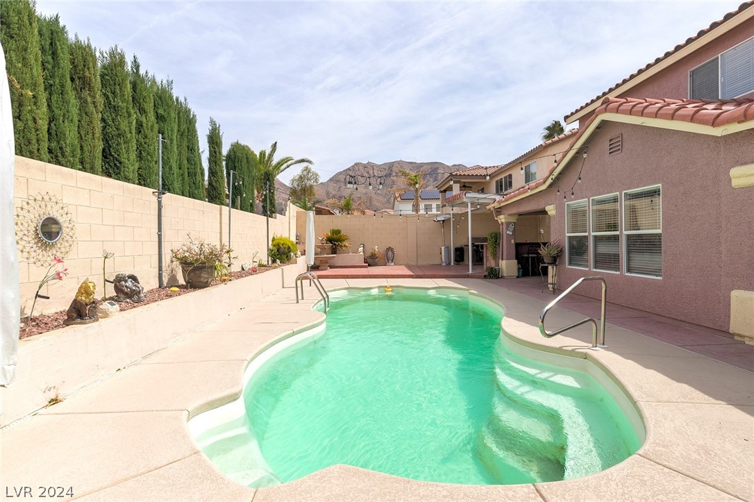 6384 Hotchkiss Court