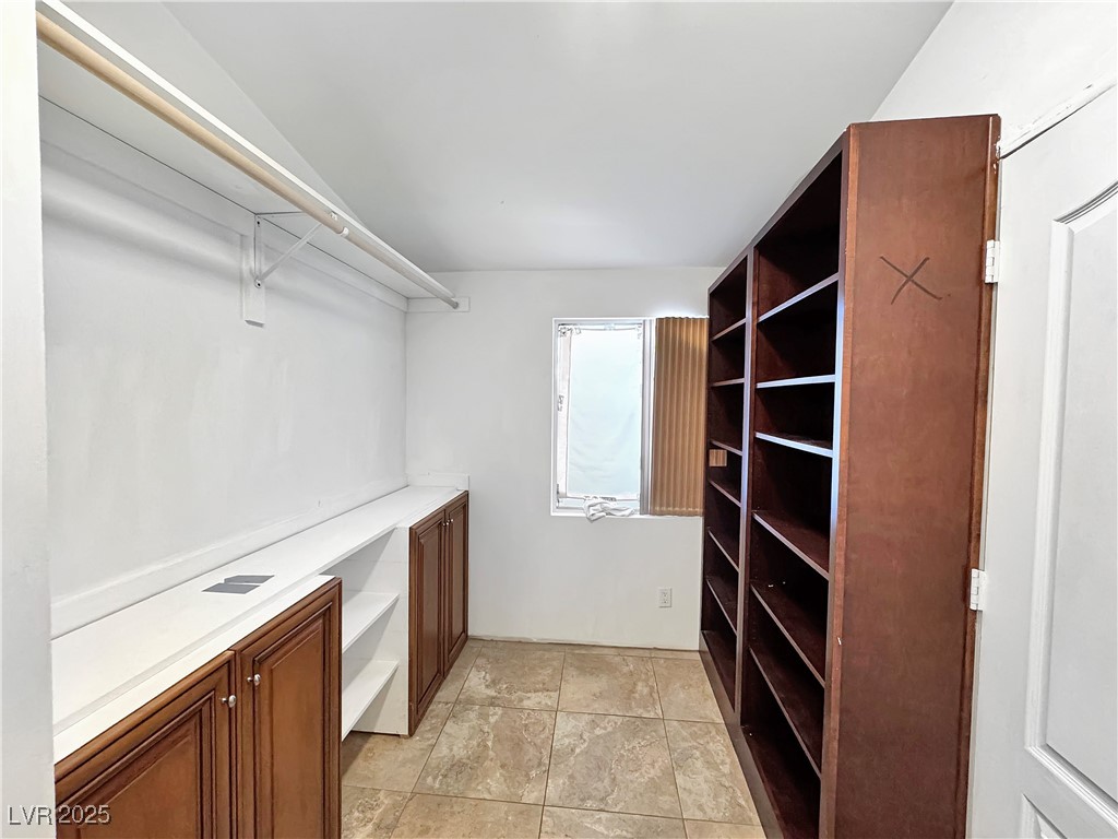 2324 East Oakey Boulevard