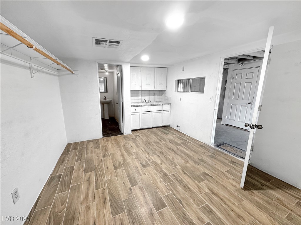 2324 East Oakey Boulevard