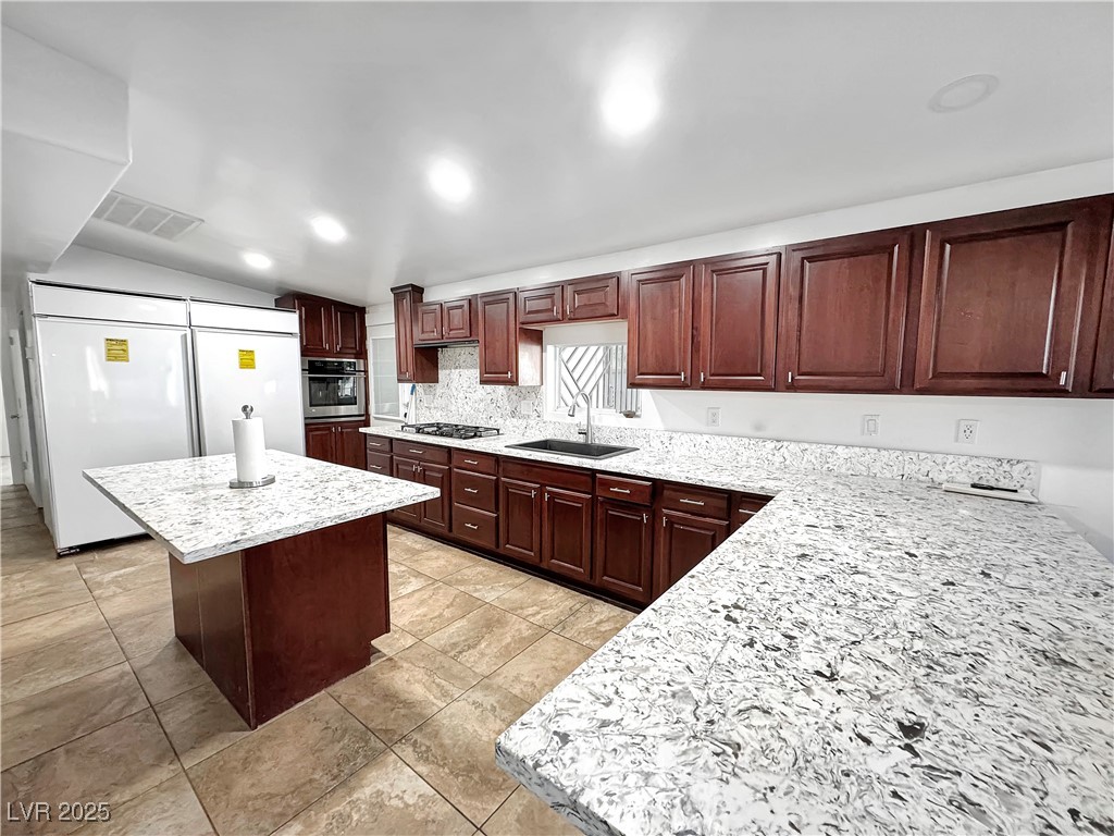 2324 East Oakey Boulevard