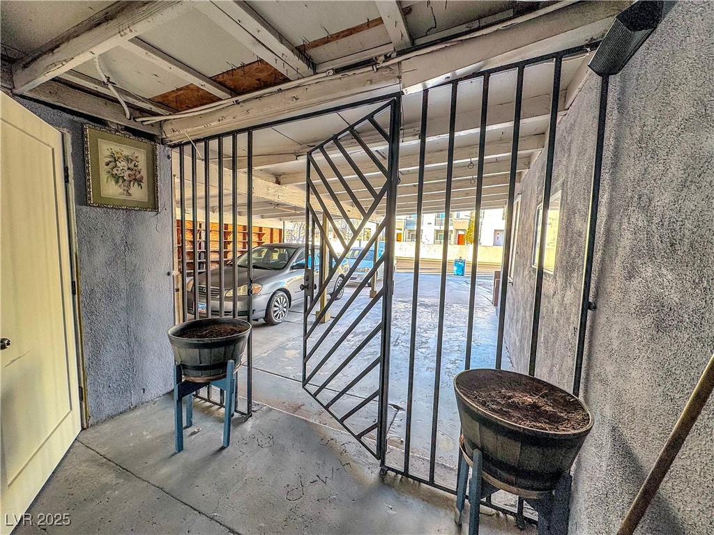 2324 East Oakey Boulevard