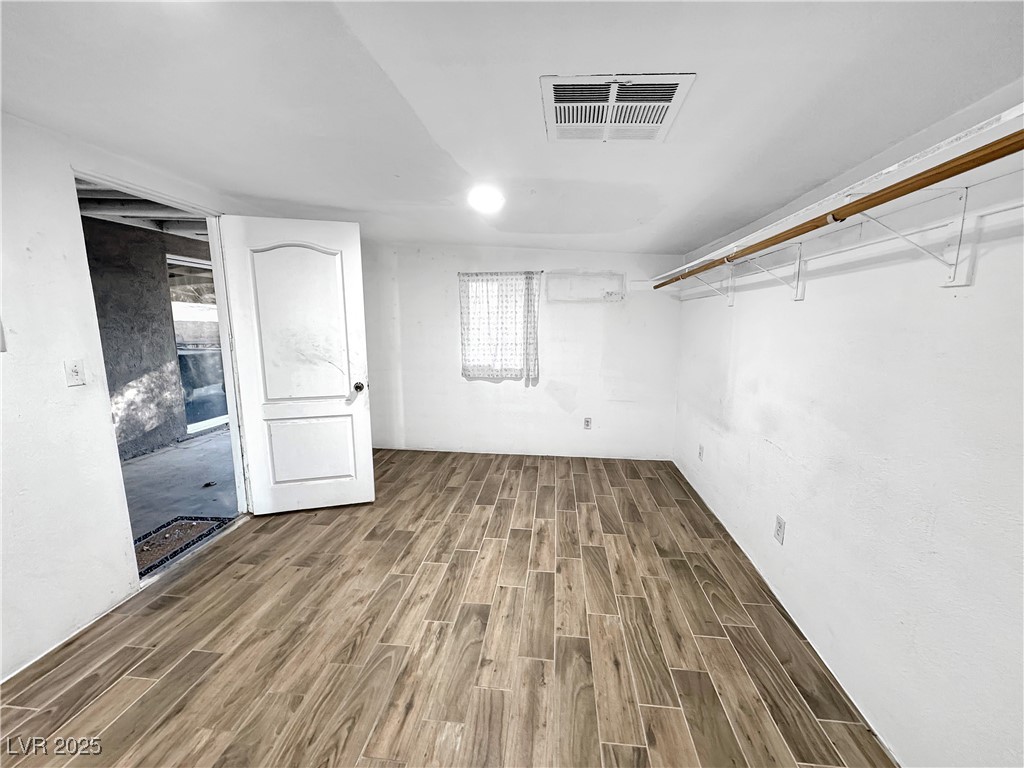 2324 East Oakey Boulevard