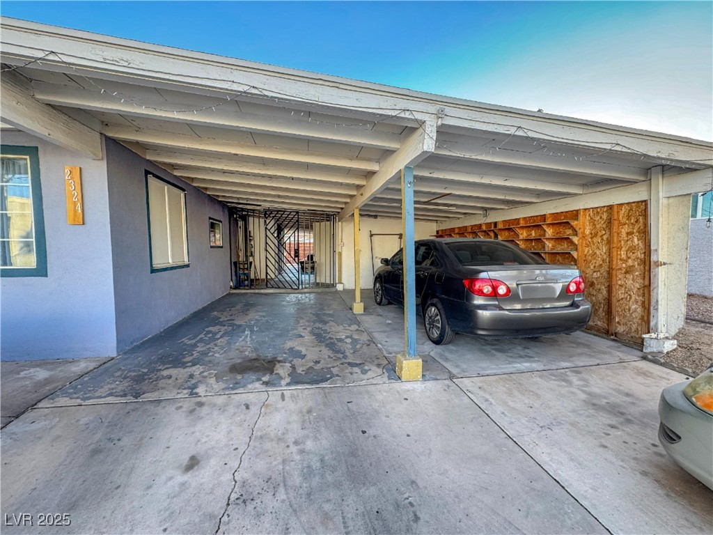 2324 East Oakey Boulevard