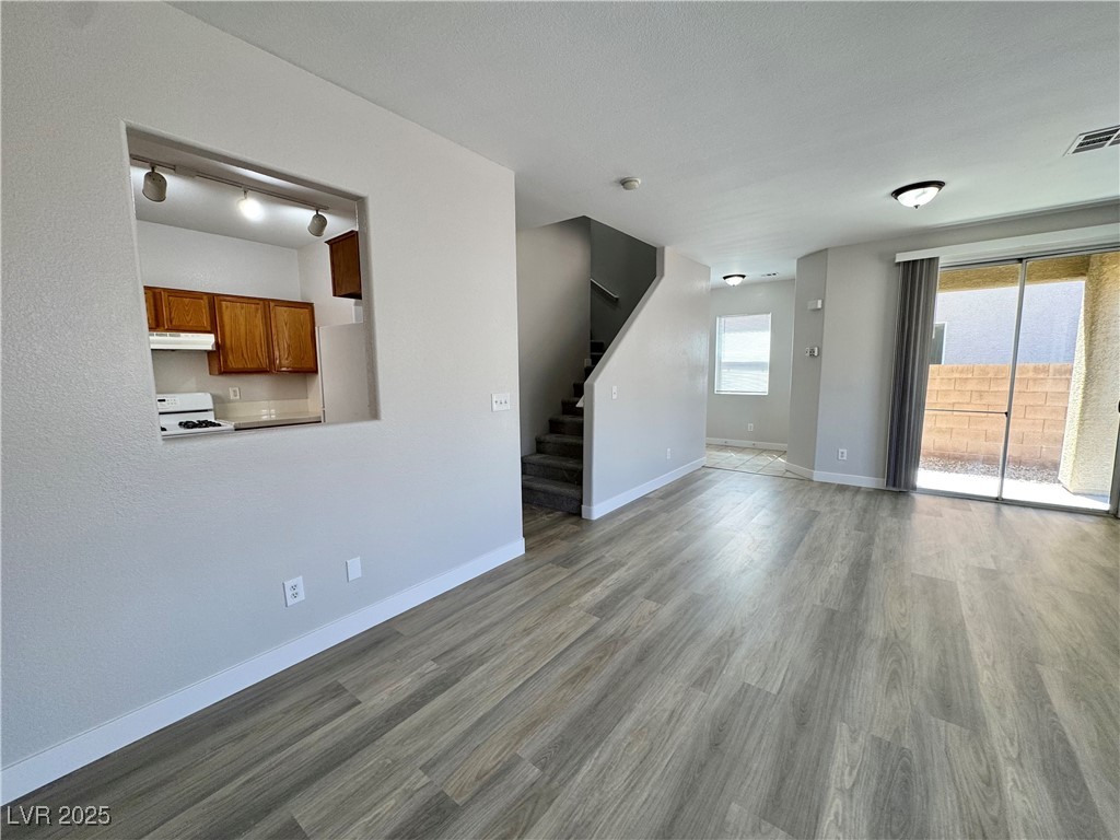 6422 Pronghorn Ridge Avenue