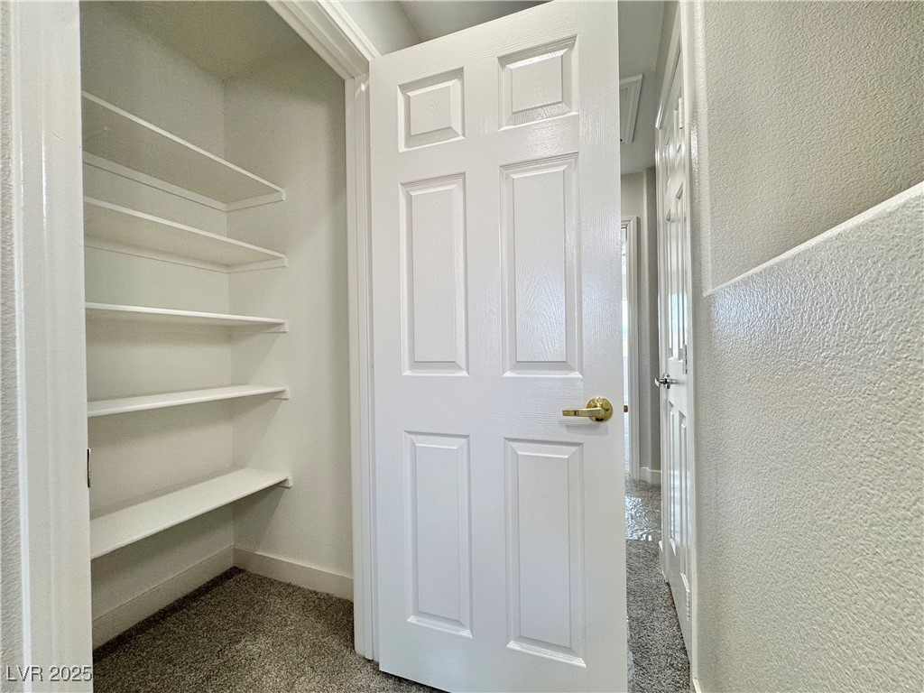 6422 Pronghorn Ridge Avenue