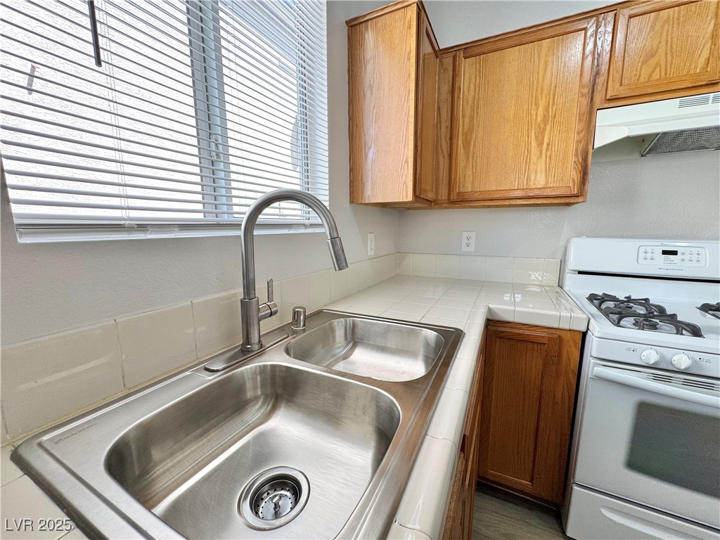 6422 Pronghorn Ridge Avenue