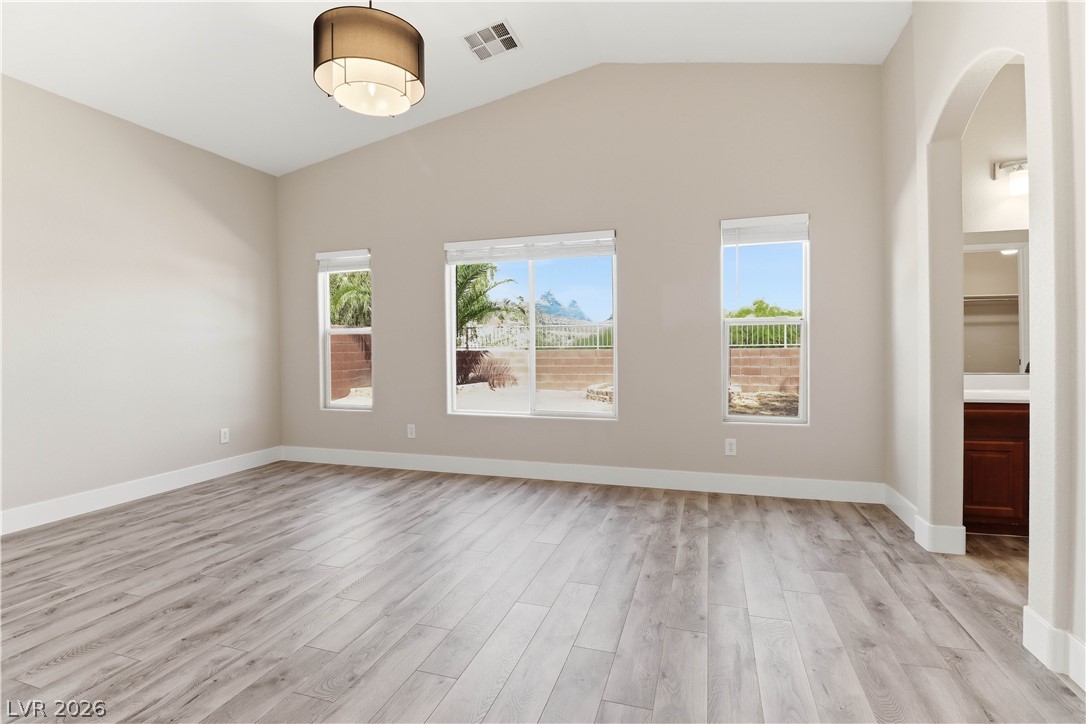 2272 Chestnut Ranch Avenue