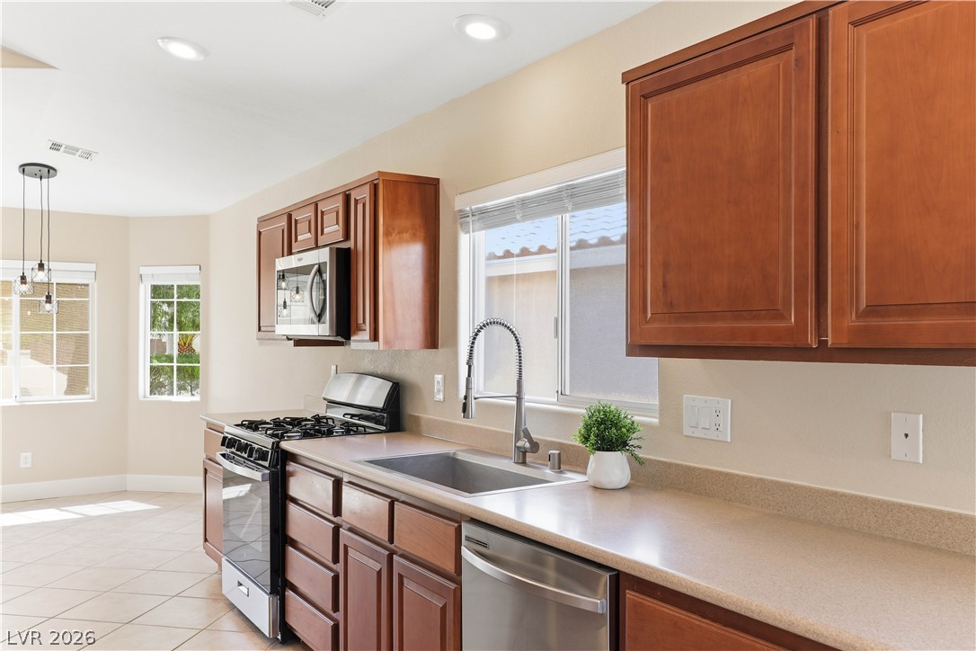 2272 Chestnut Ranch Avenue