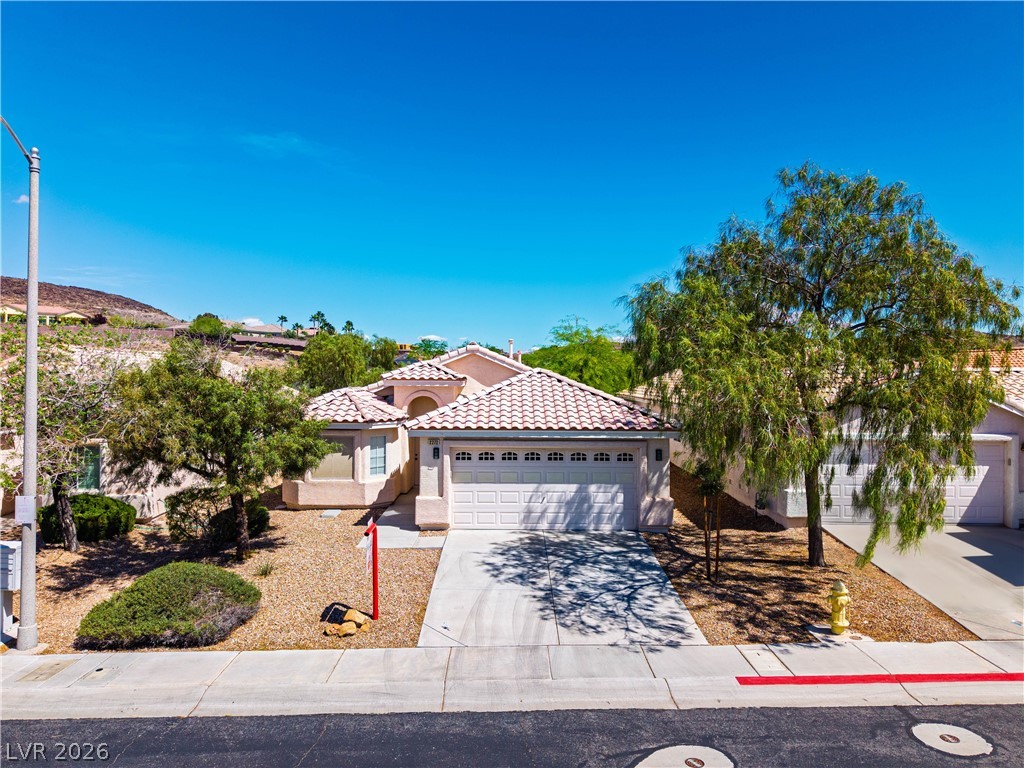 2272 Chestnut Ranch Avenue