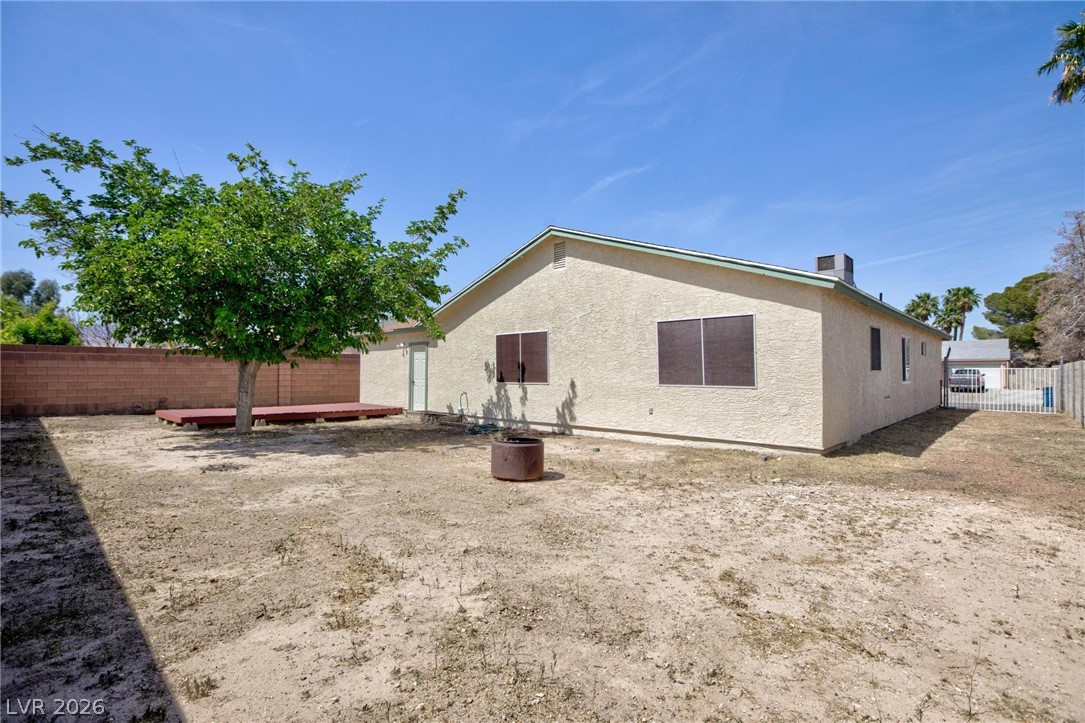 6509 Ouida Way