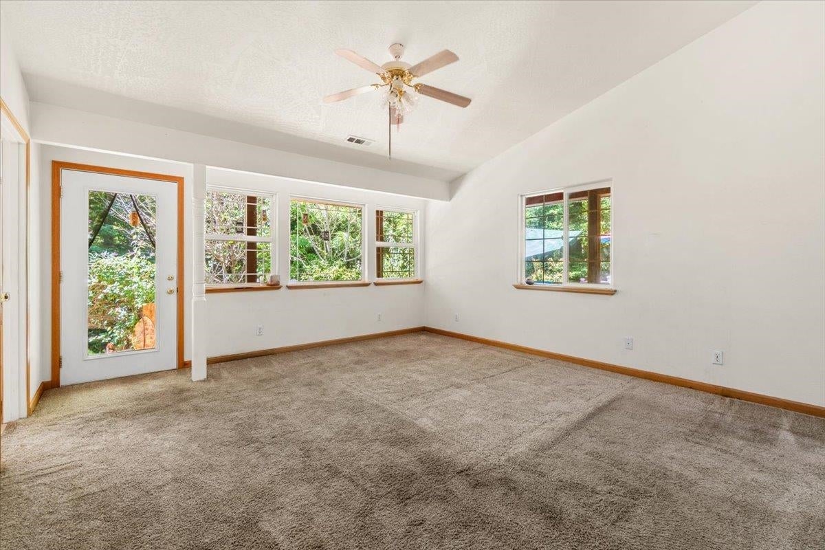 260 Tawnee Way