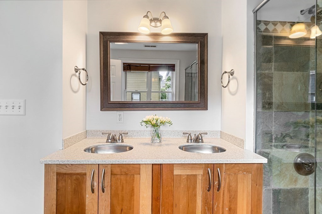 43 Maple St Unit: 43