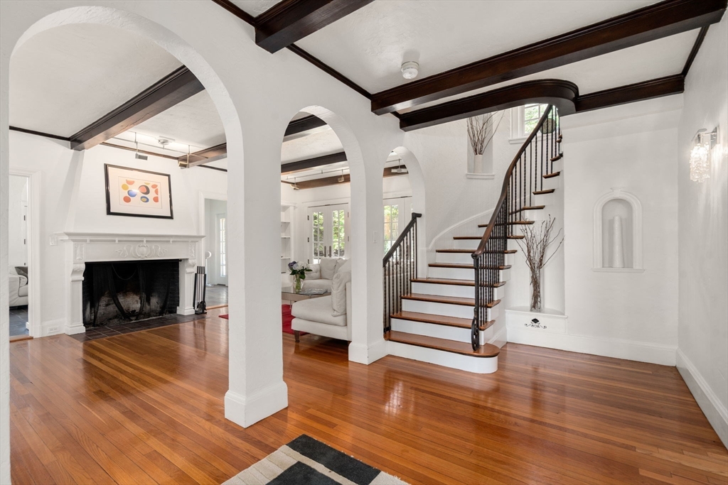 120 Collins Rd