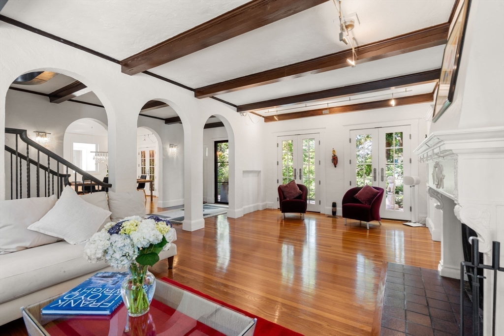 120 Collins Rd