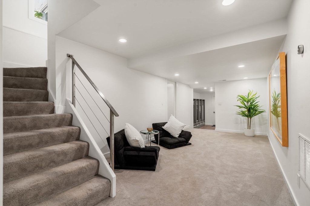 120 Collins Rd