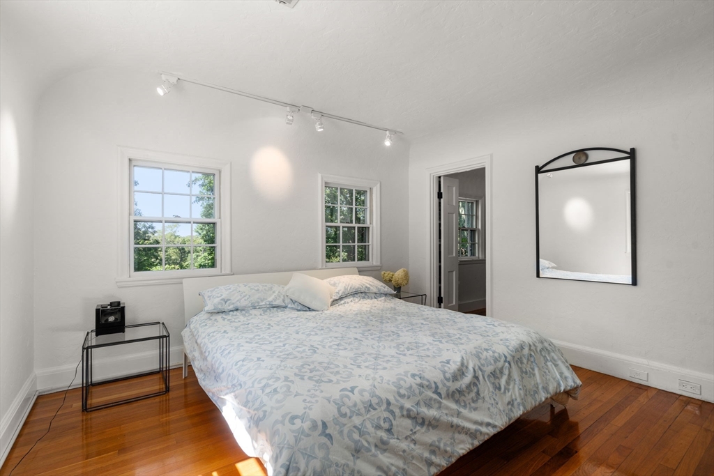 120 Collins Rd