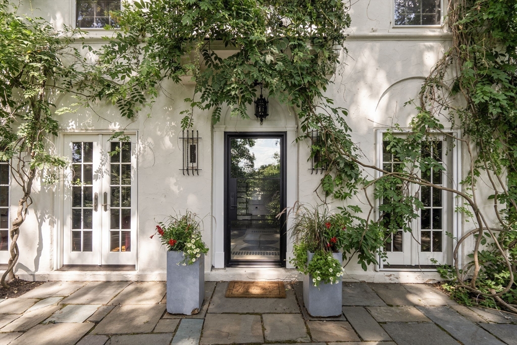 120 Collins Rd