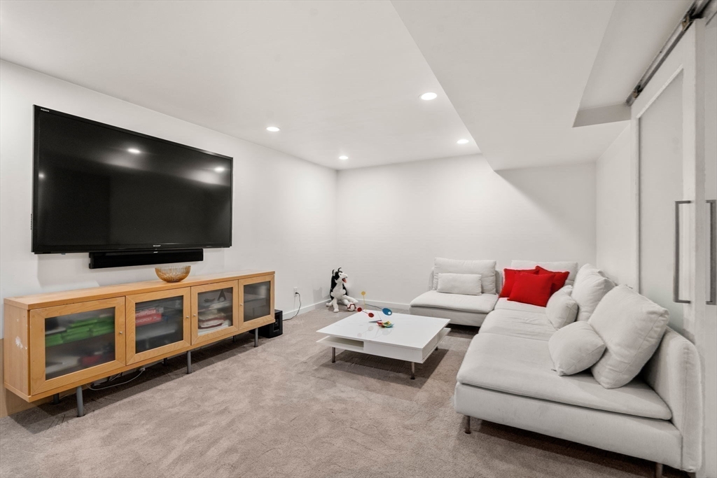 120 Collins Rd