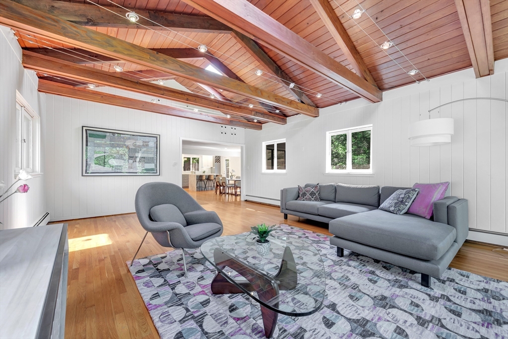 552 Concord Ave