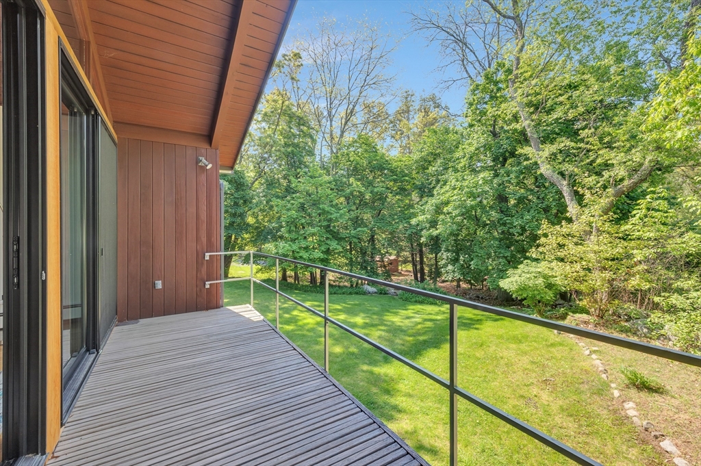 552 Concord Ave