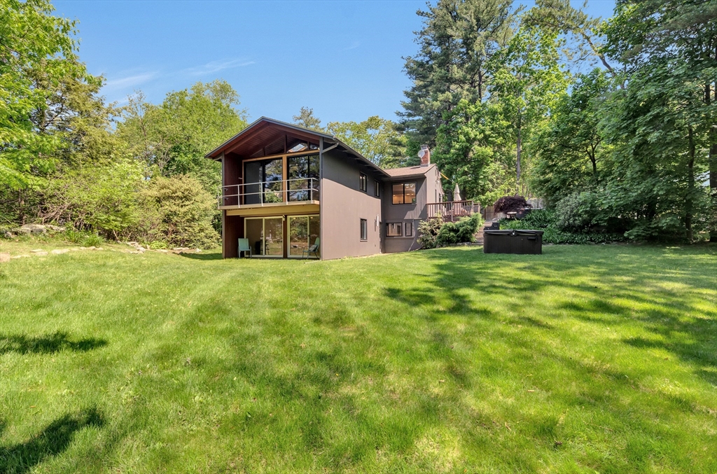 552 Concord Ave