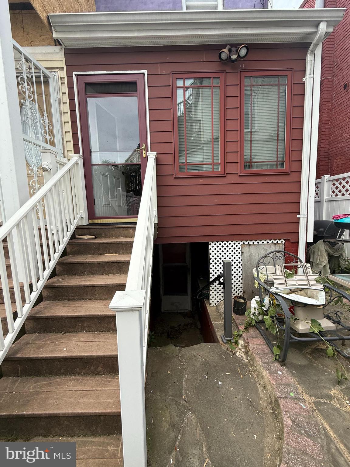 1121 8TH STREET NE