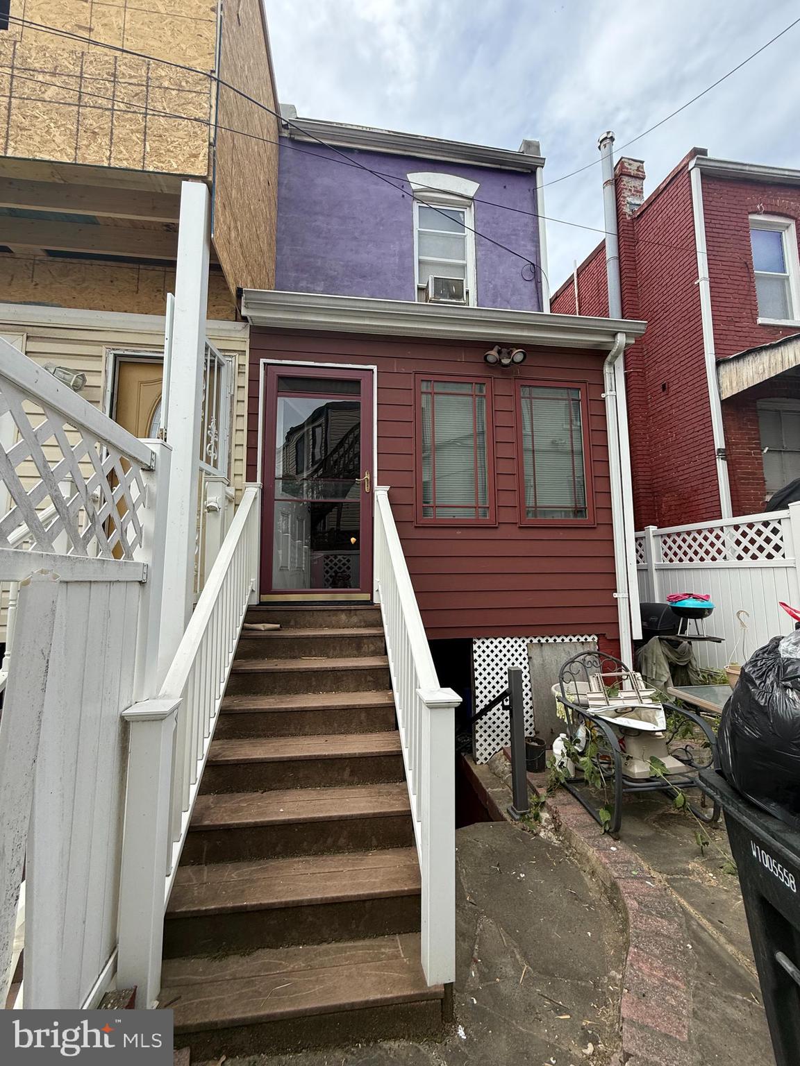 1121 8TH STREET NE