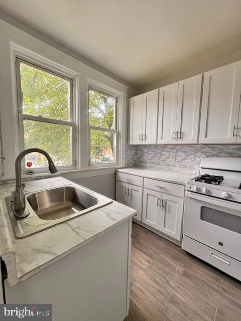 800 44TH STREET NE