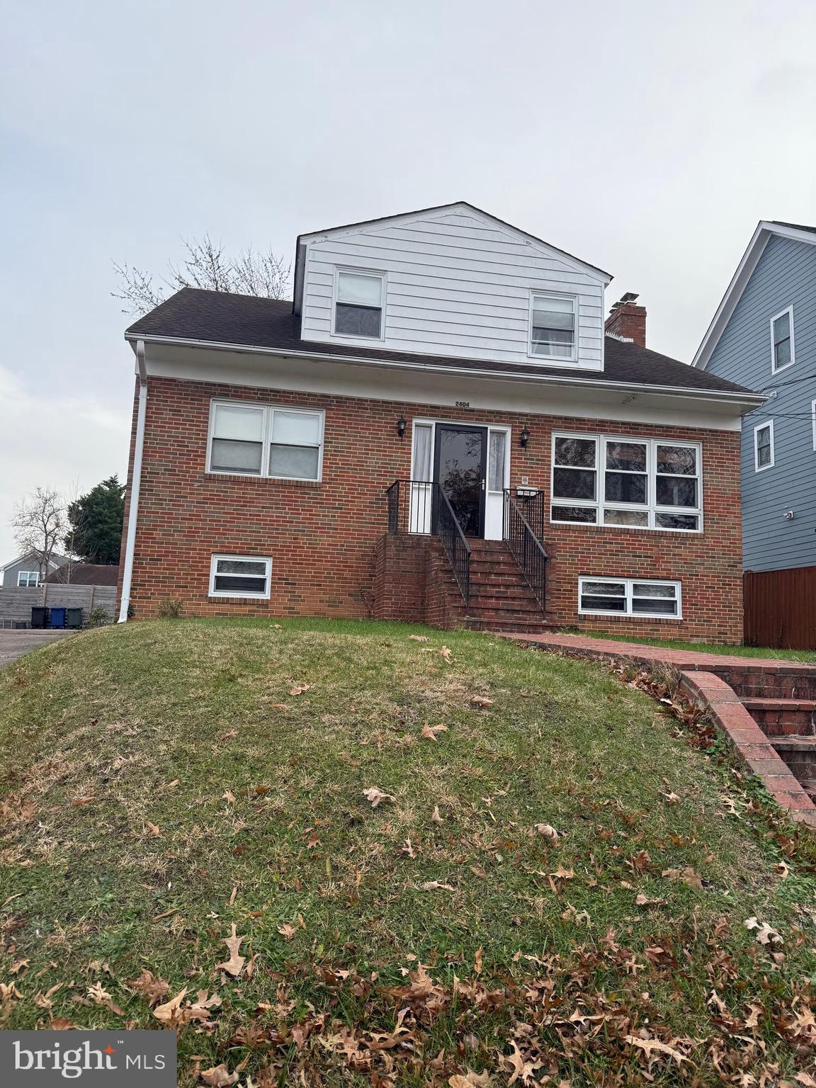 2404 1ST ROAD S