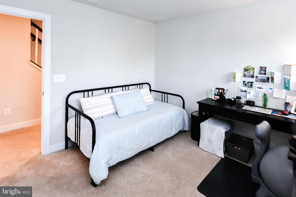 5675 STEPHANIE TESSA WAY