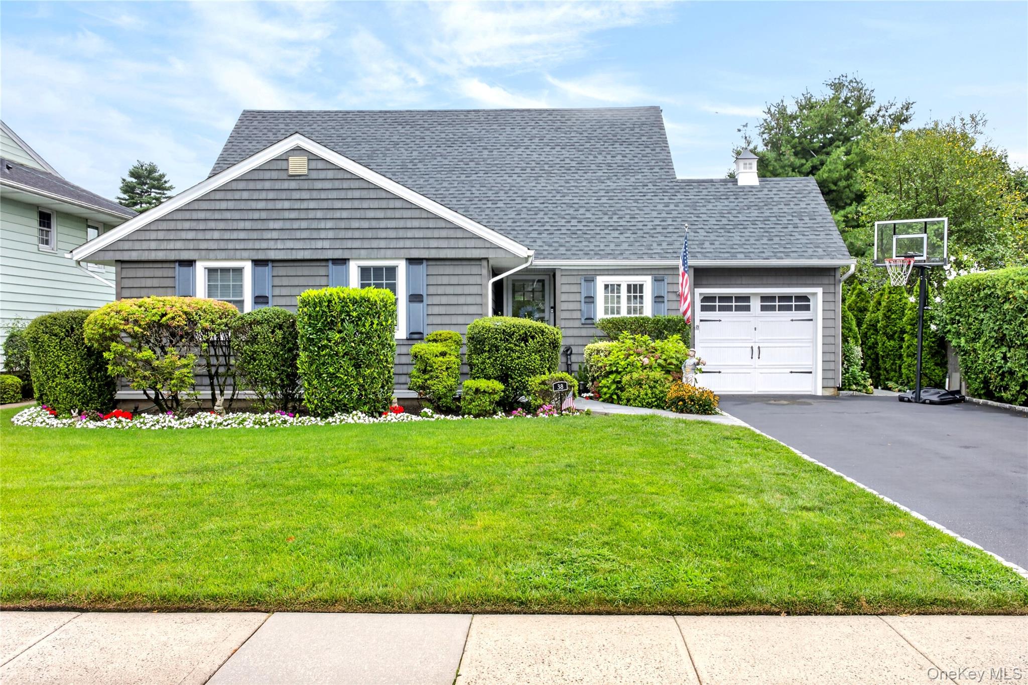 38 Laurel Street