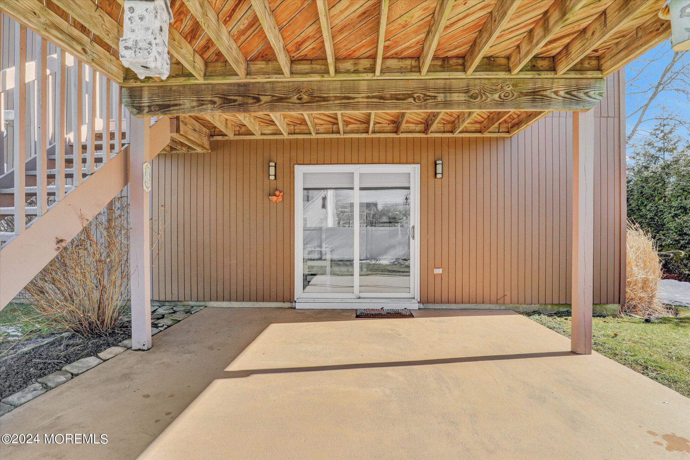 1702 Holbrook Street