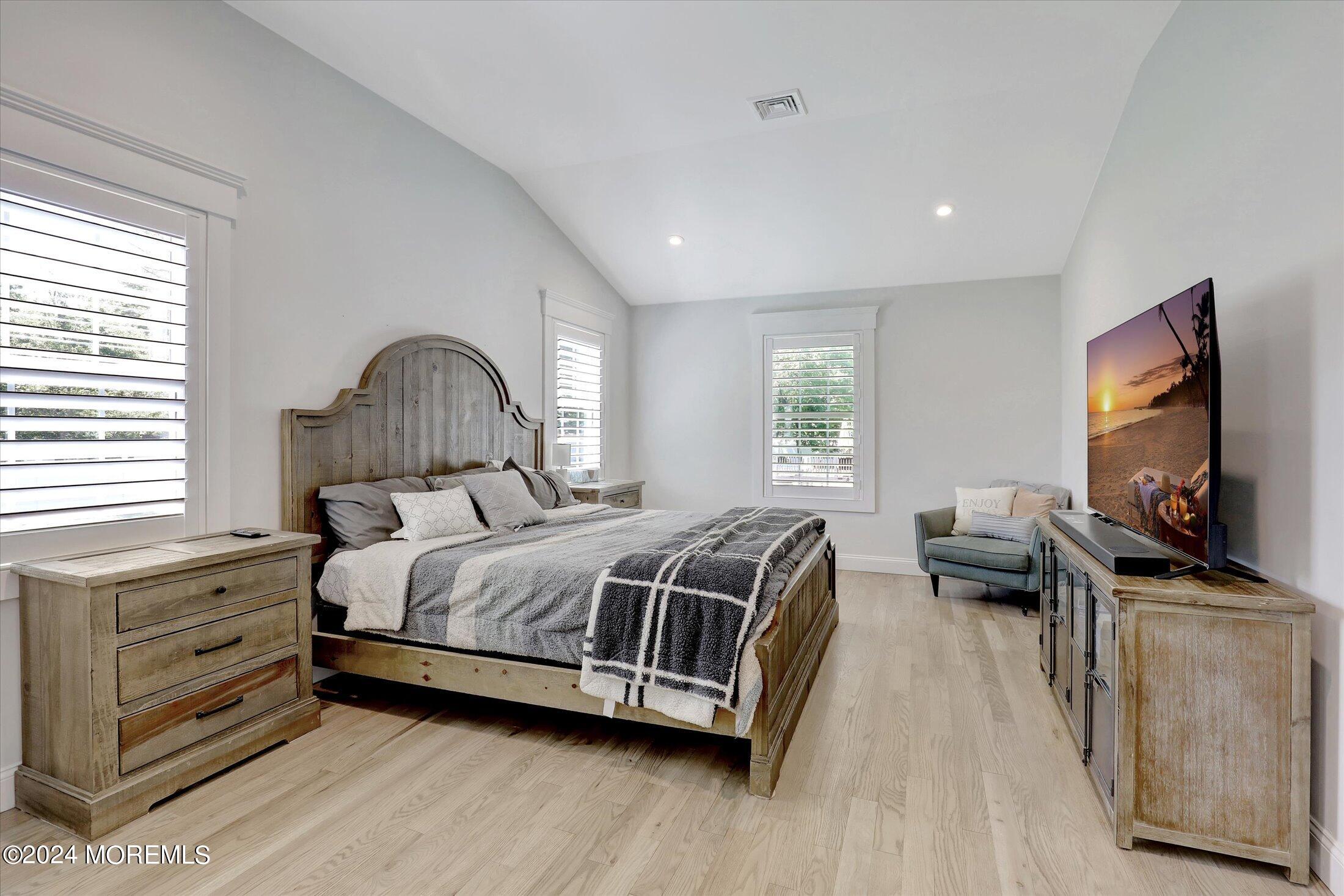 38 Kenneth Terrace W