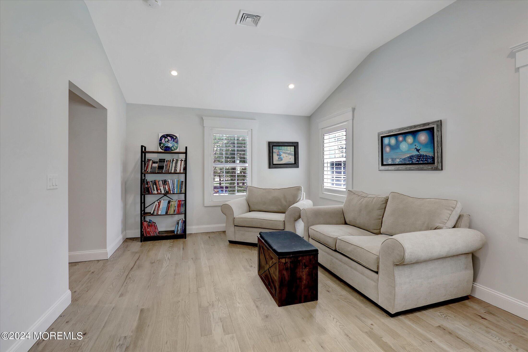 38 Kenneth Terrace W