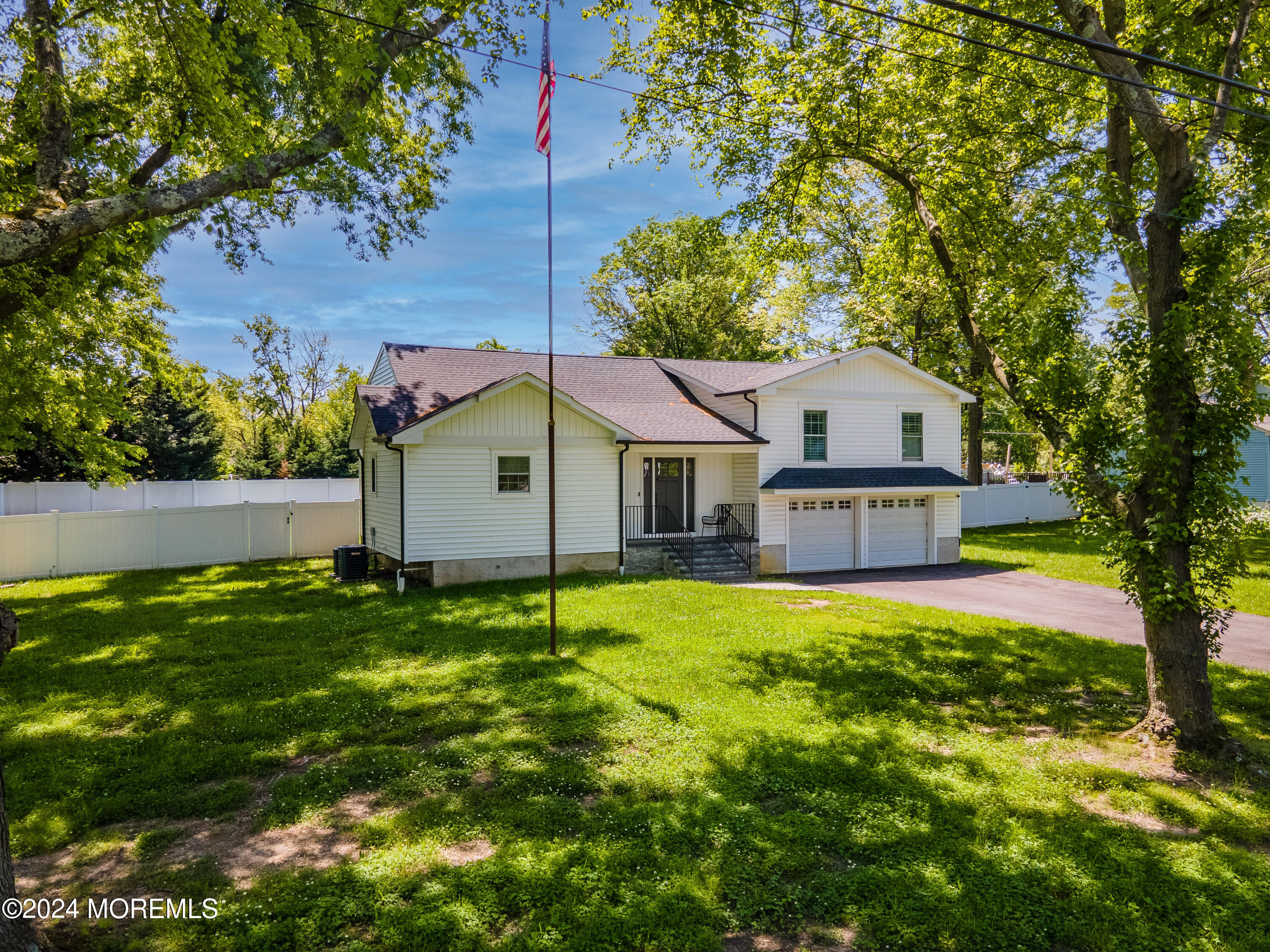 38 Kenneth Terrace W