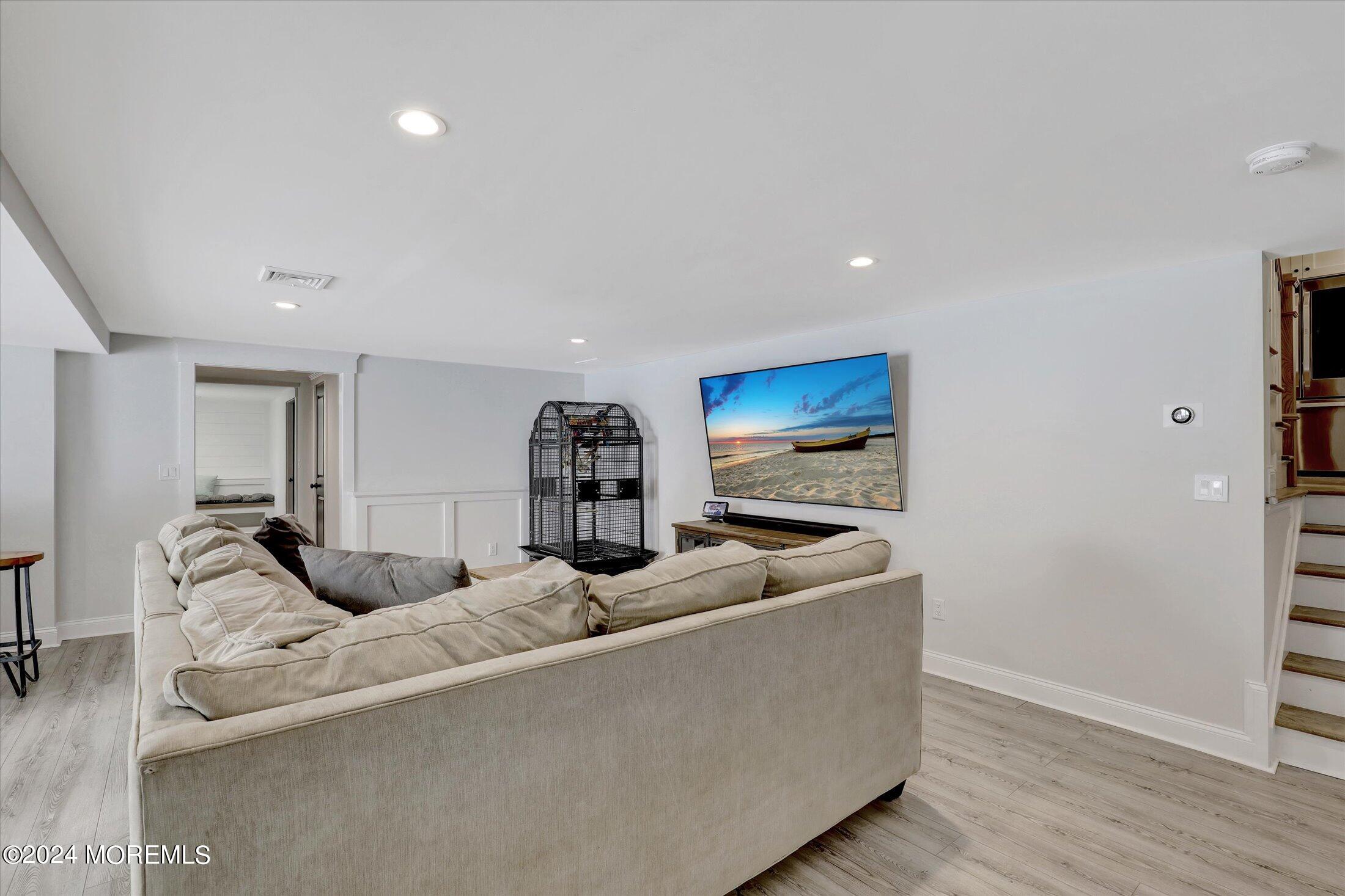 38 Kenneth Terrace W