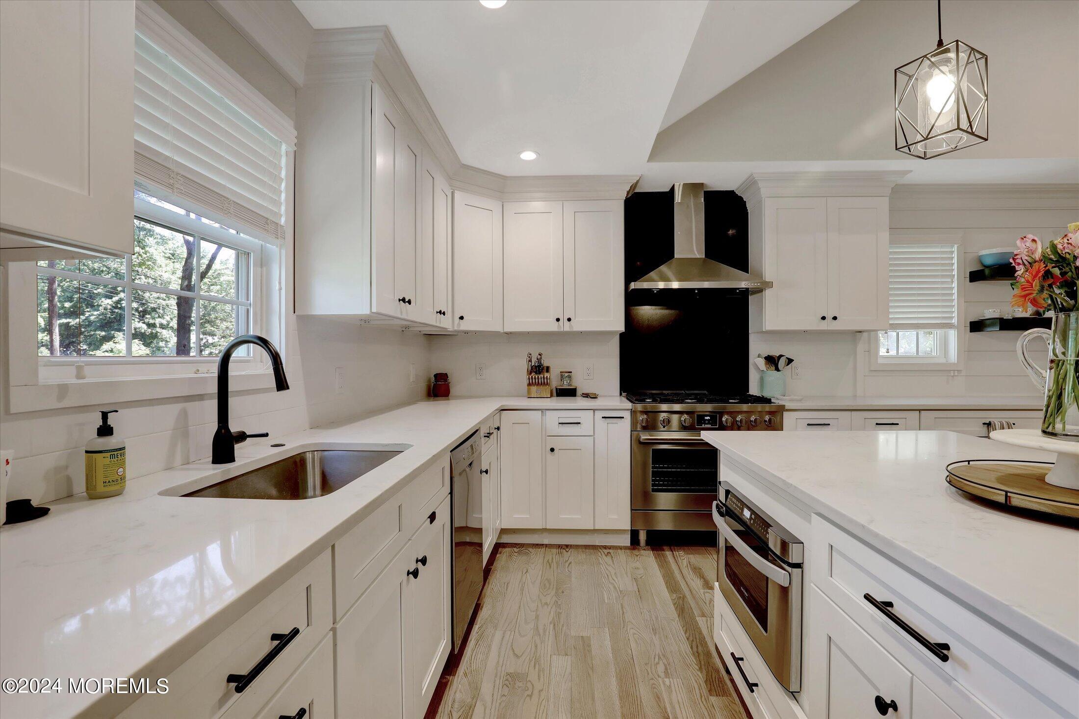 38 Kenneth Terrace W