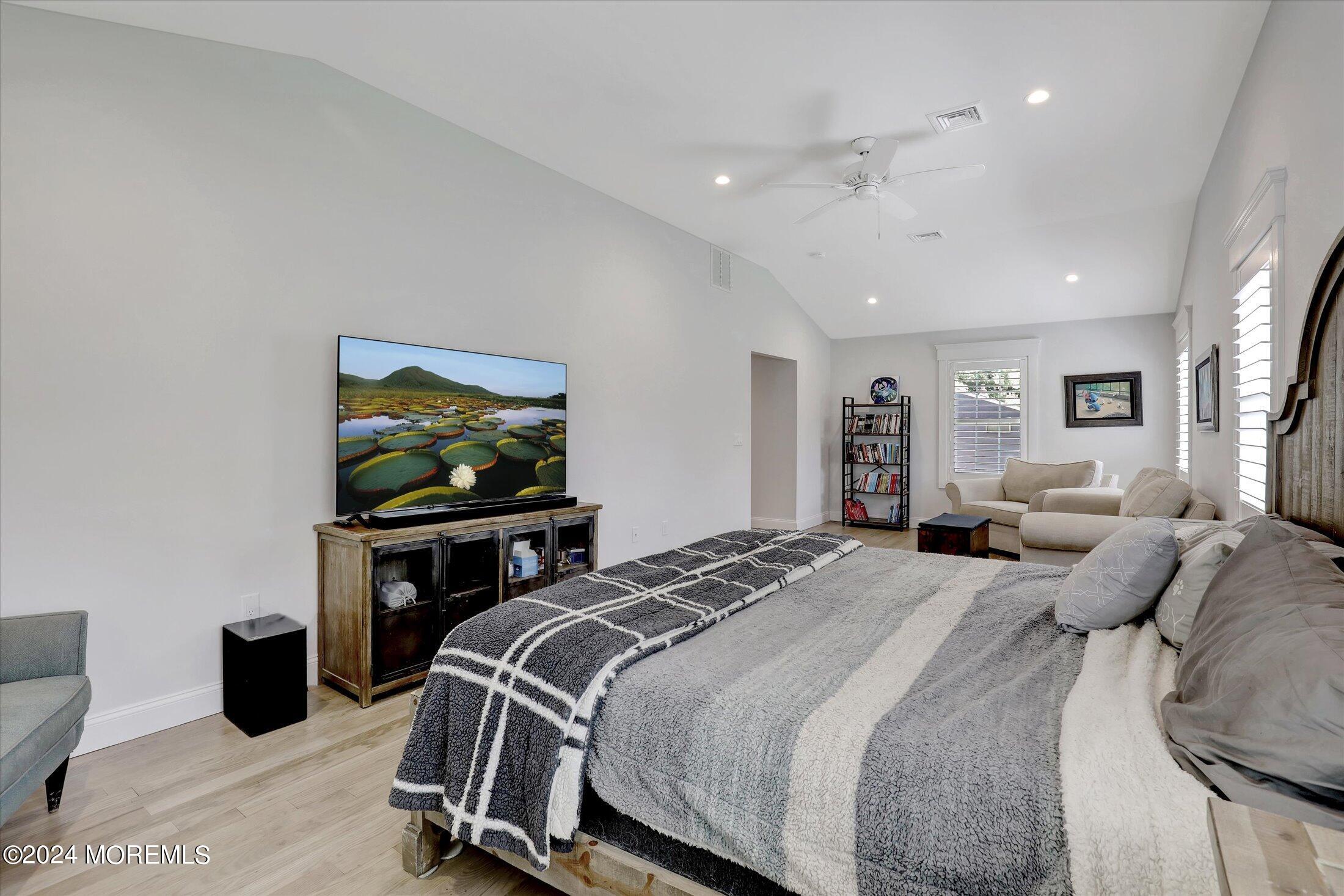 38 Kenneth Terrace W