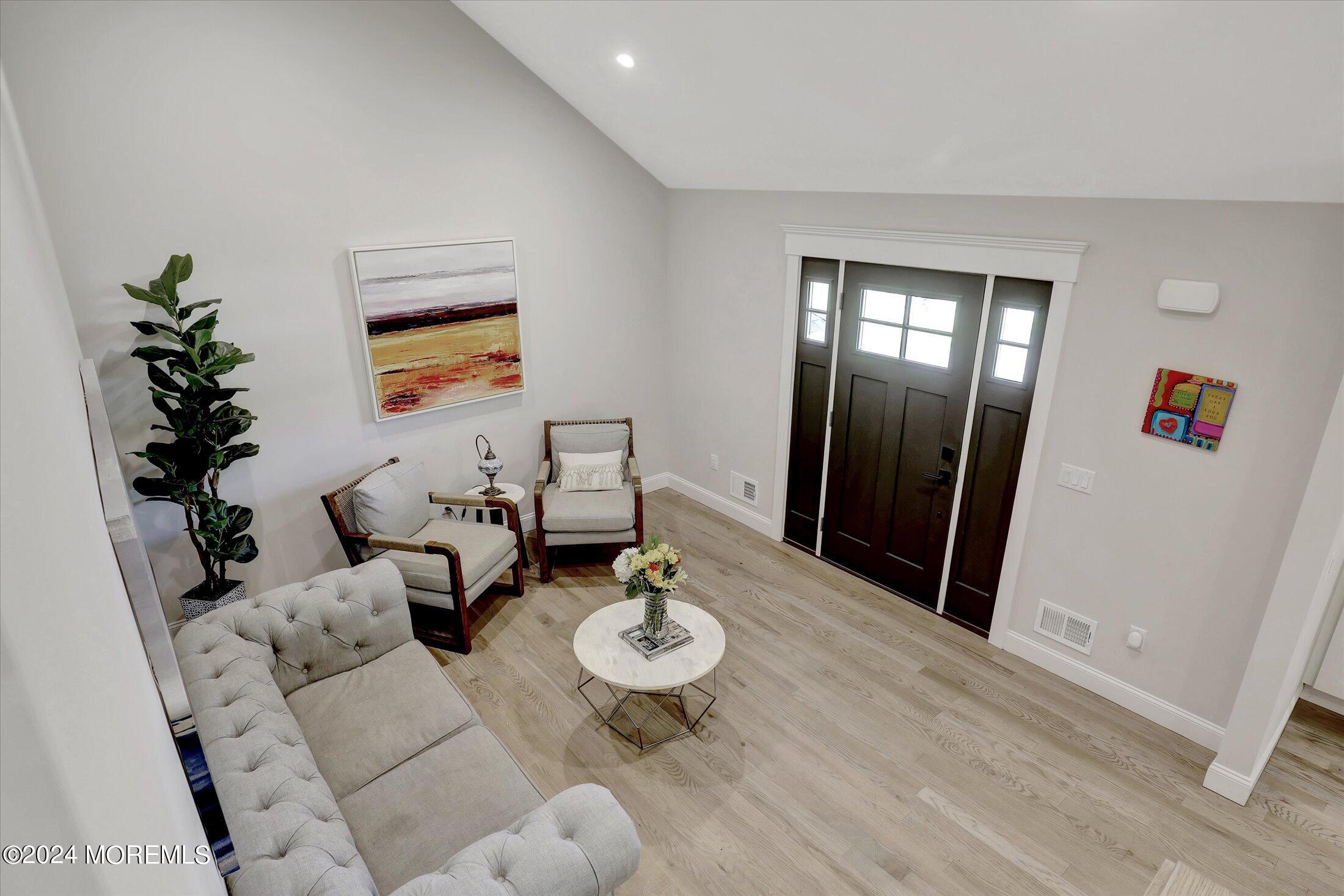 38 Kenneth Terrace W