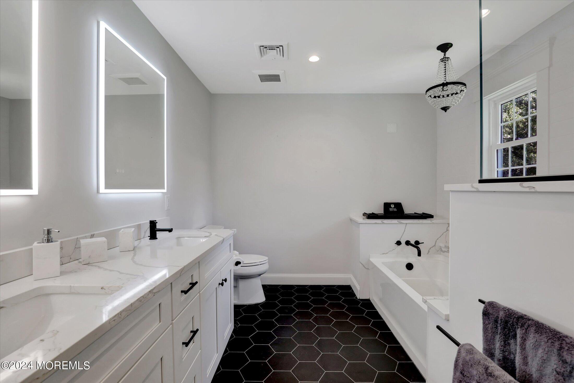 38 Kenneth Terrace W