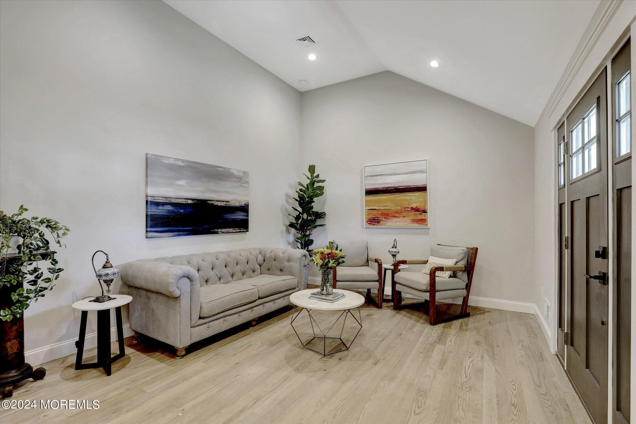 38 Kenneth Terrace W