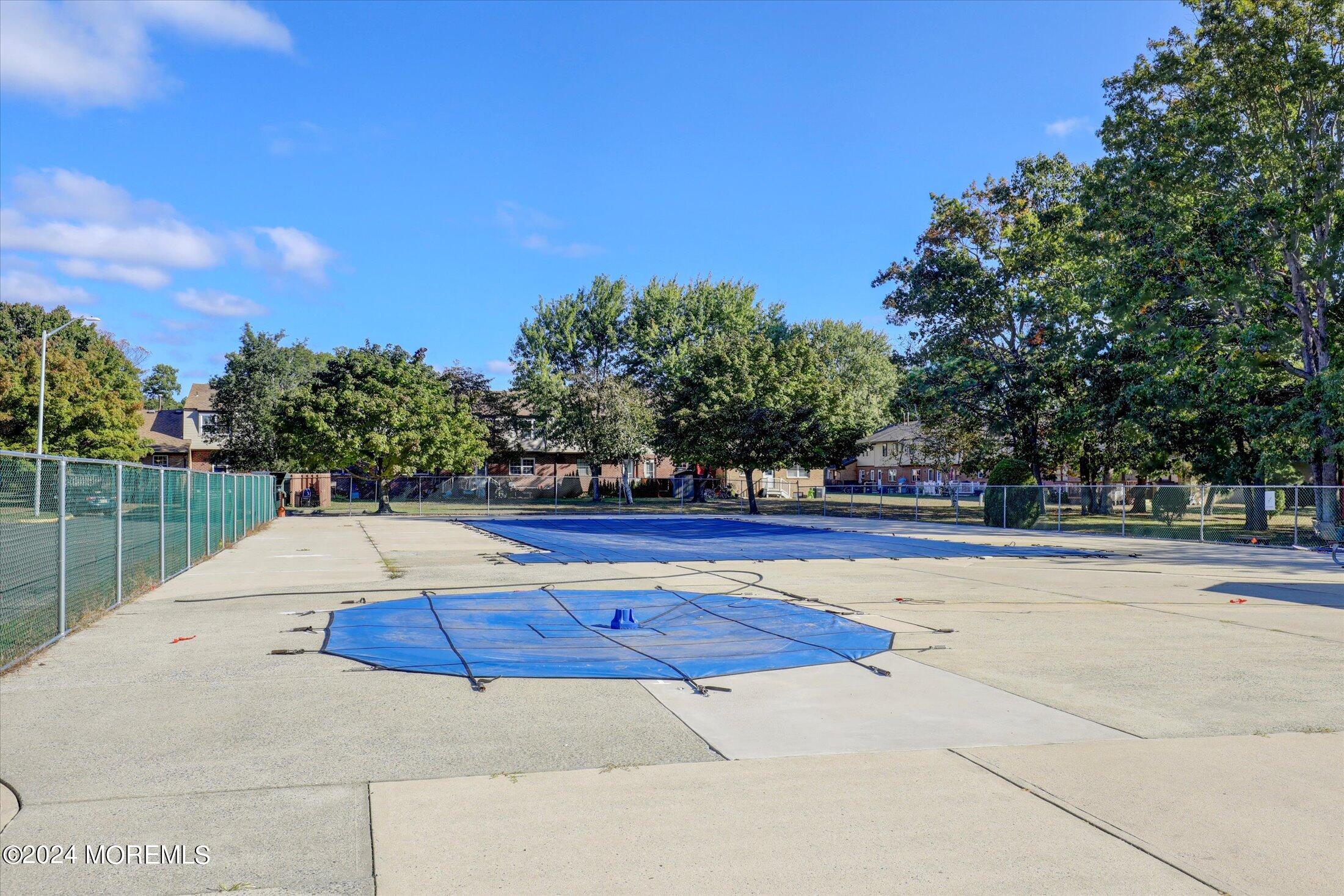 1228 Baylis Court