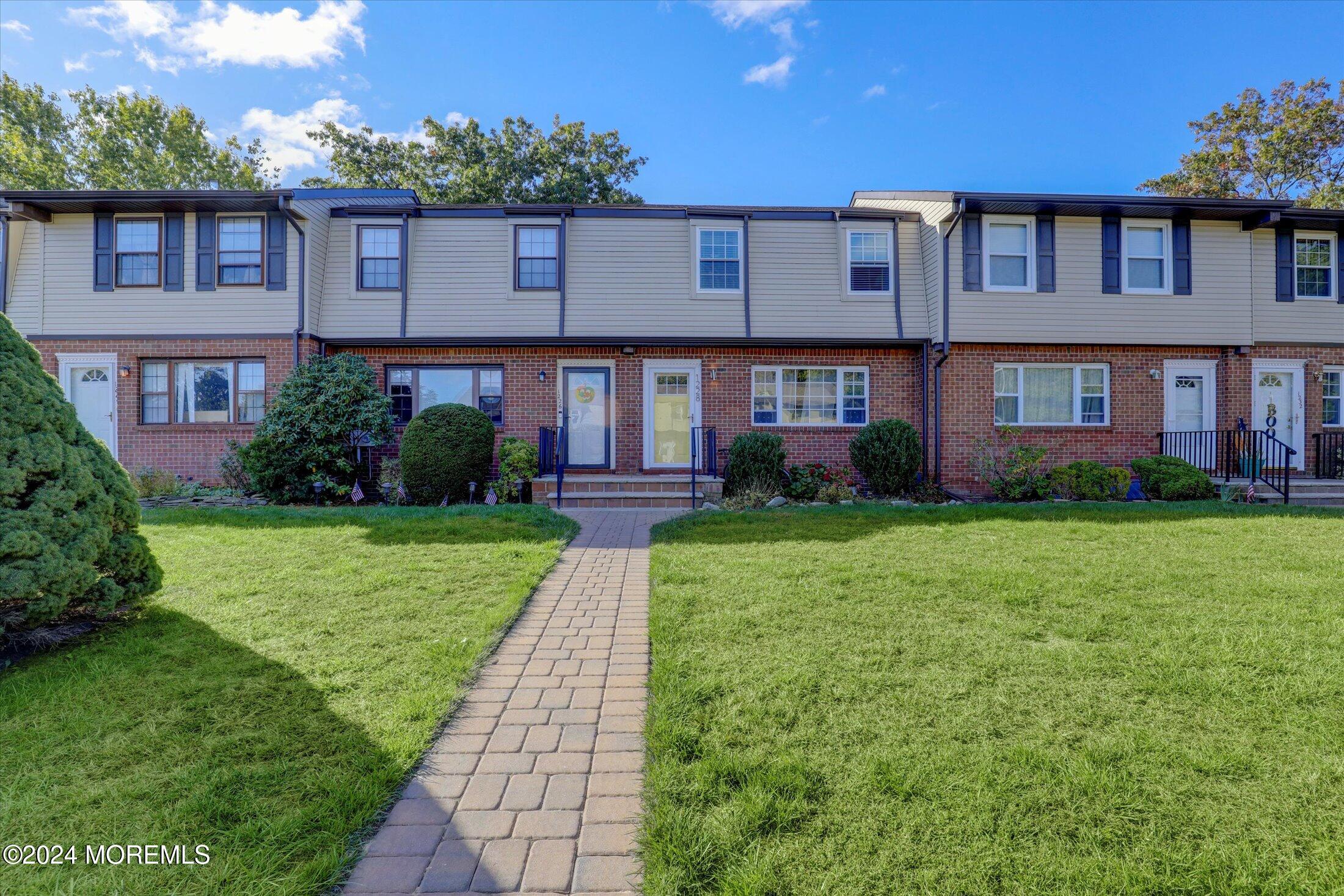 1228 Baylis Court