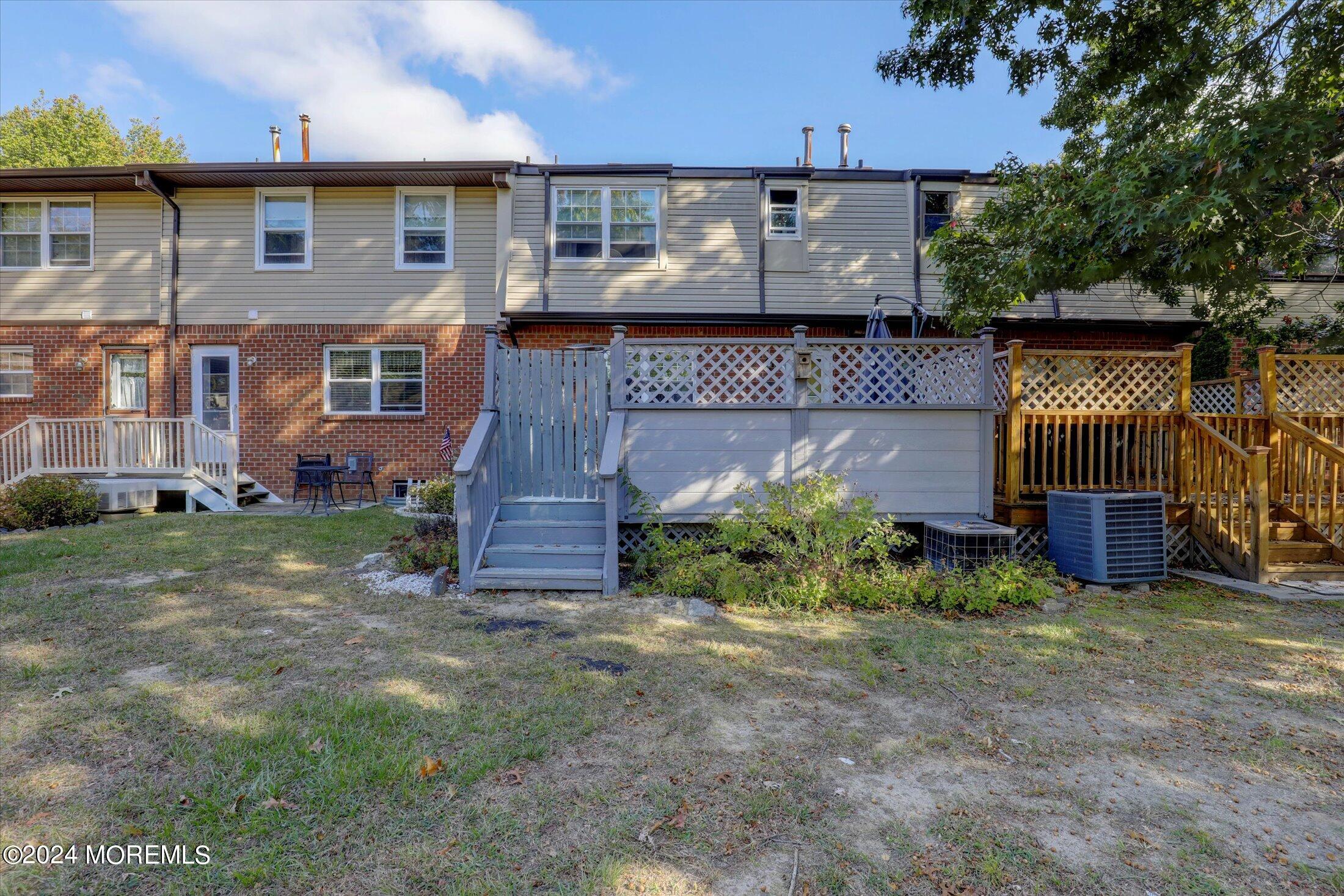 1228 Baylis Court