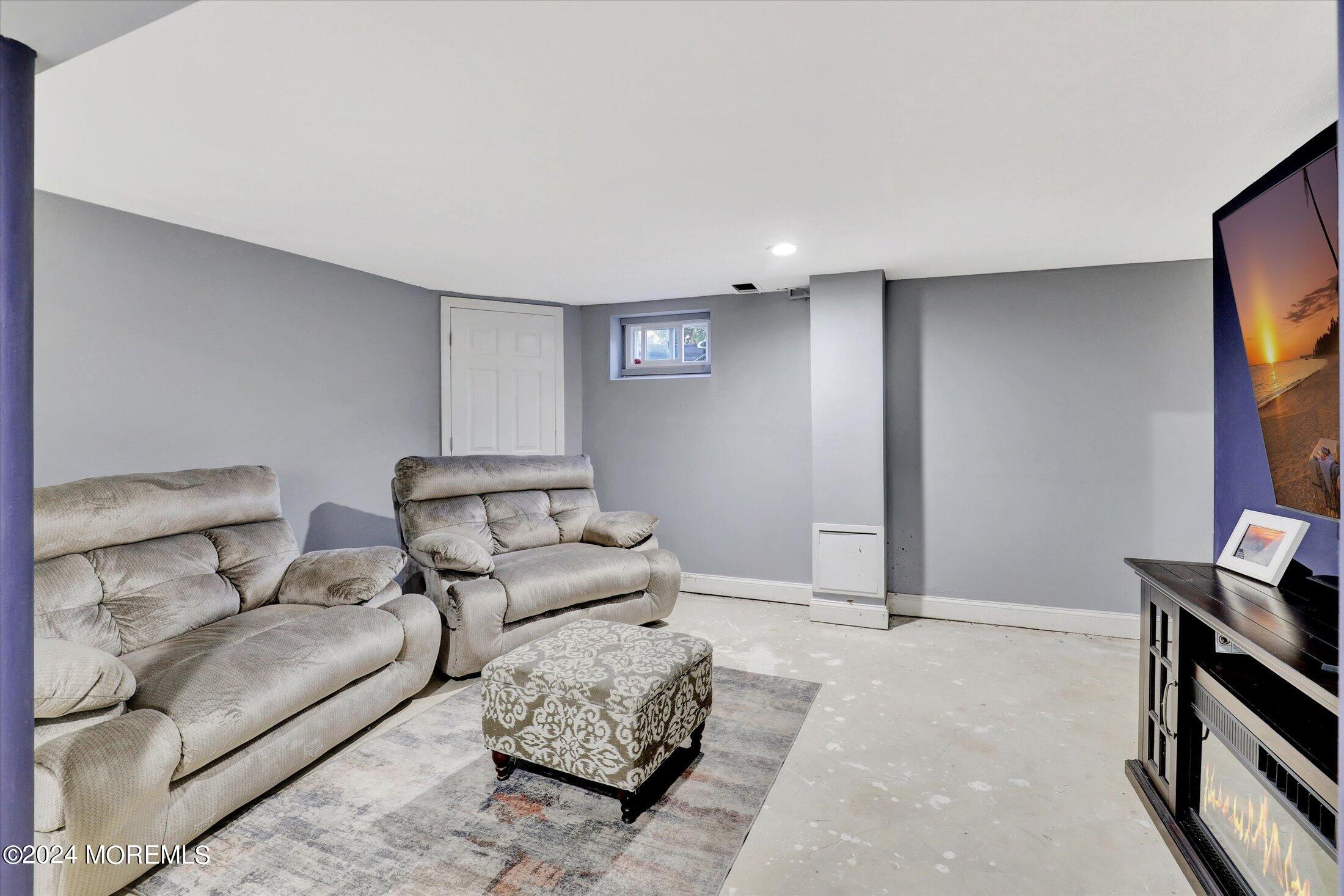 1228 Baylis Court