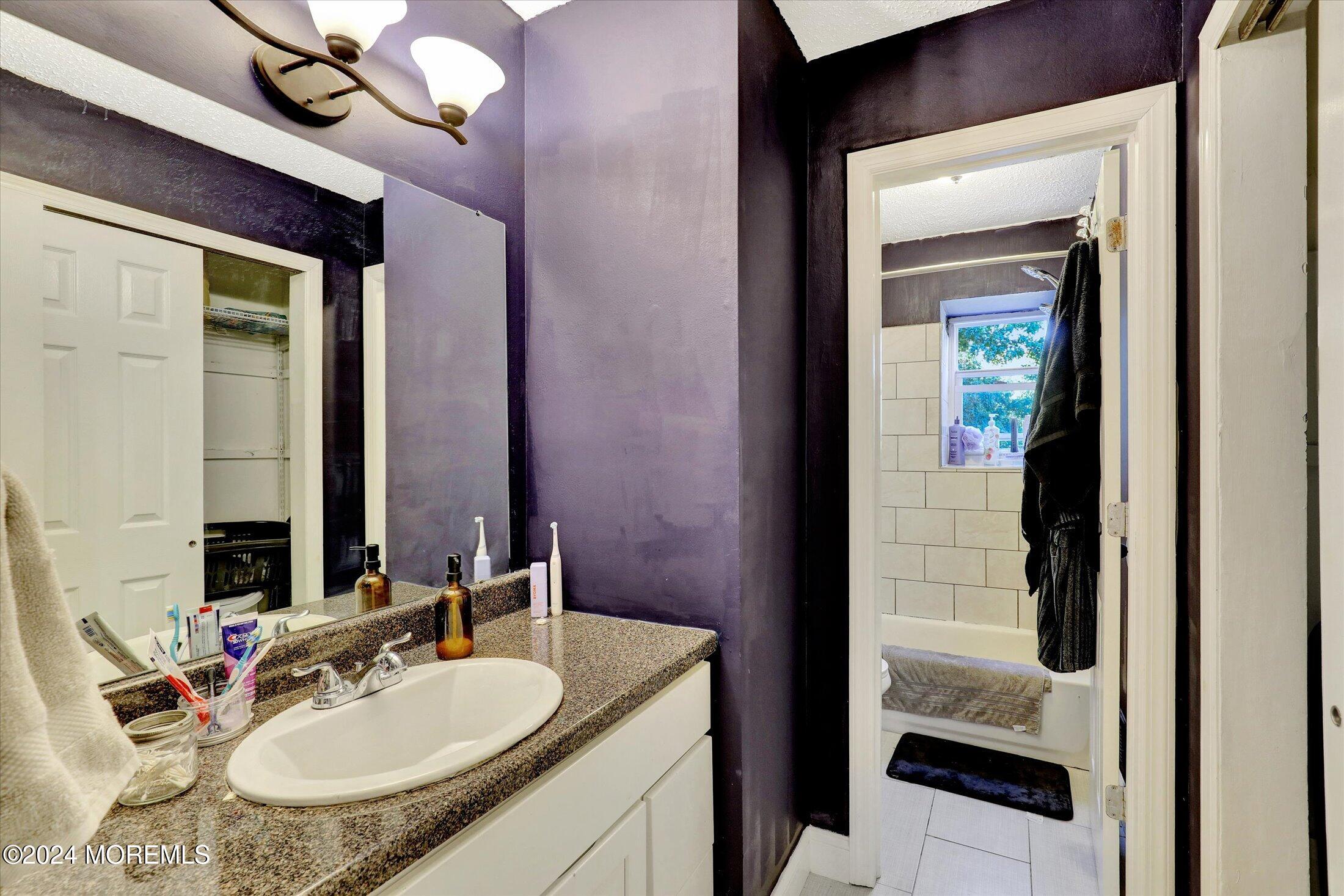 1228 Baylis Court