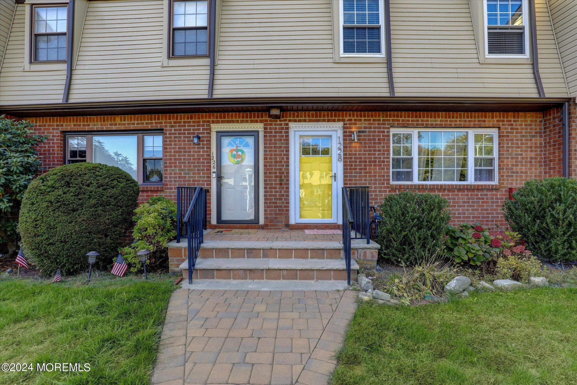 1228 Baylis Court